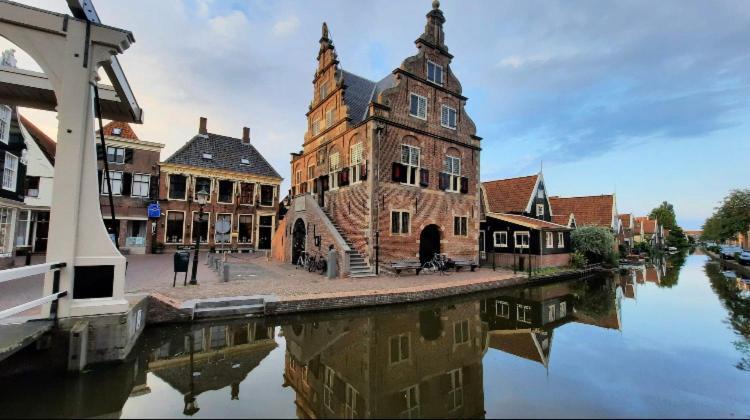 Oude Postkantoor De Rijp Exterior foto